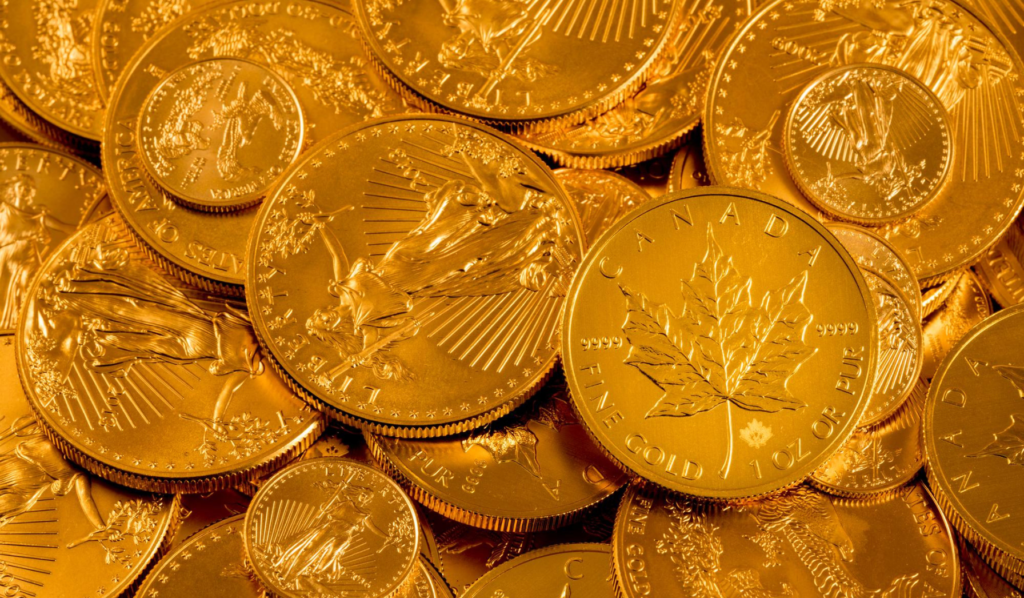 stos złotych monet kolekcjonerskich