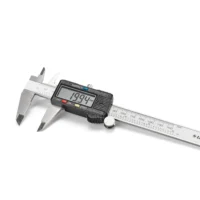 Suwmiarka cyfrowa z wyświetlaczem LCD ma zakres pomiarowy od 0 do 150 mm (6 cali)